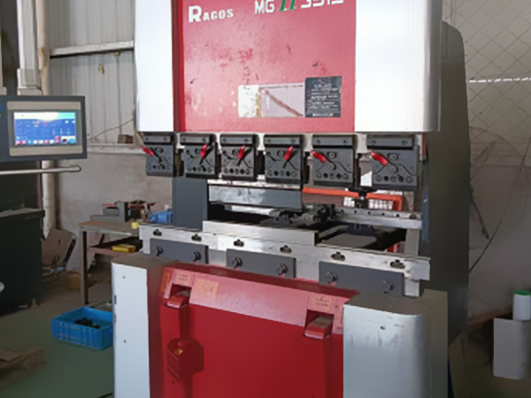 鐳戈斯數(shù)控折彎?rùn)C(jī)