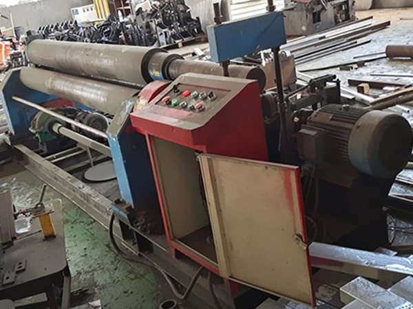 三輥卷板機(jī)