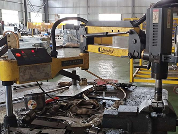 折臂式電動(dòng)攻絲機(jī)